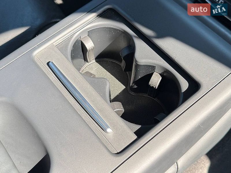 Седан Audi A8 2015 в Коломые