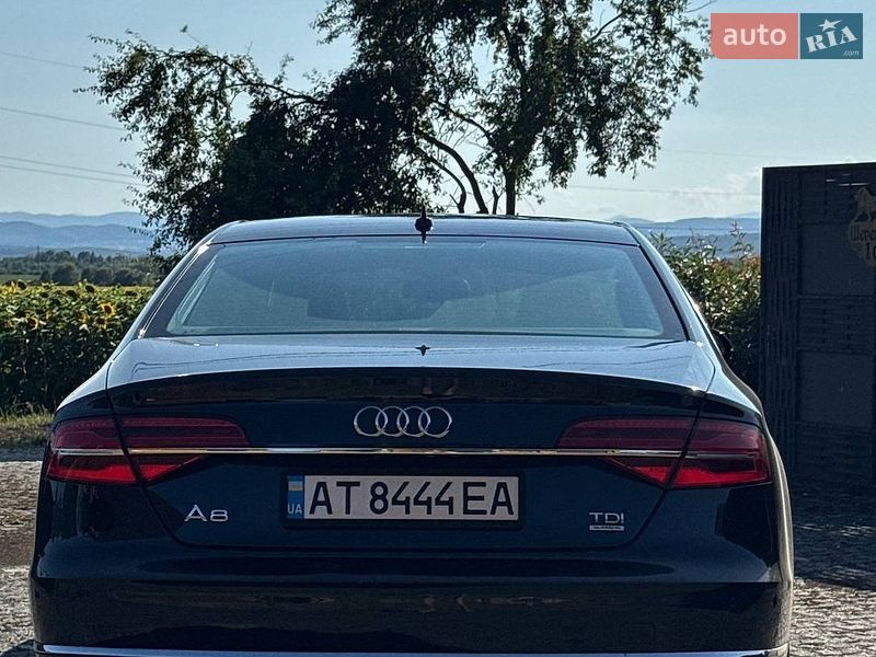 Седан Audi A8 2015 в Коломые