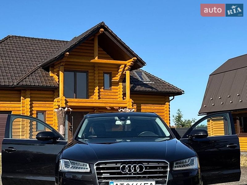 Седан Audi A8 2015 в Коломые