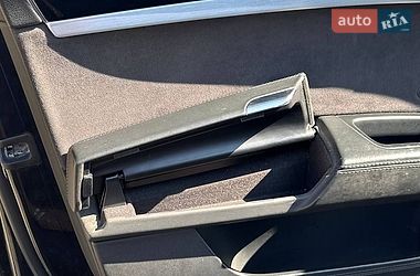 Седан Audi A8 2015 в Коломые