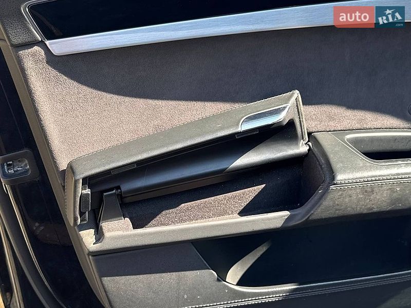 Седан Audi A8 2015 в Коломые