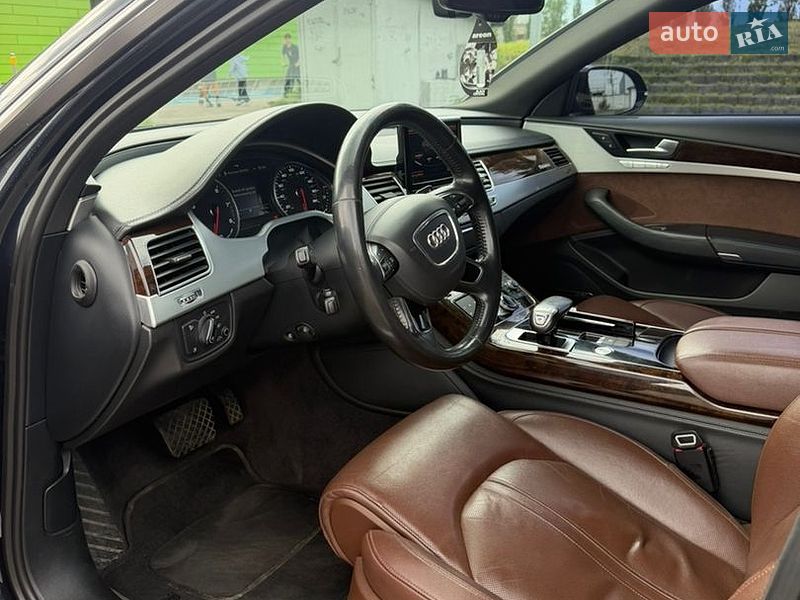 Седан Audi A8 2013 в Києві