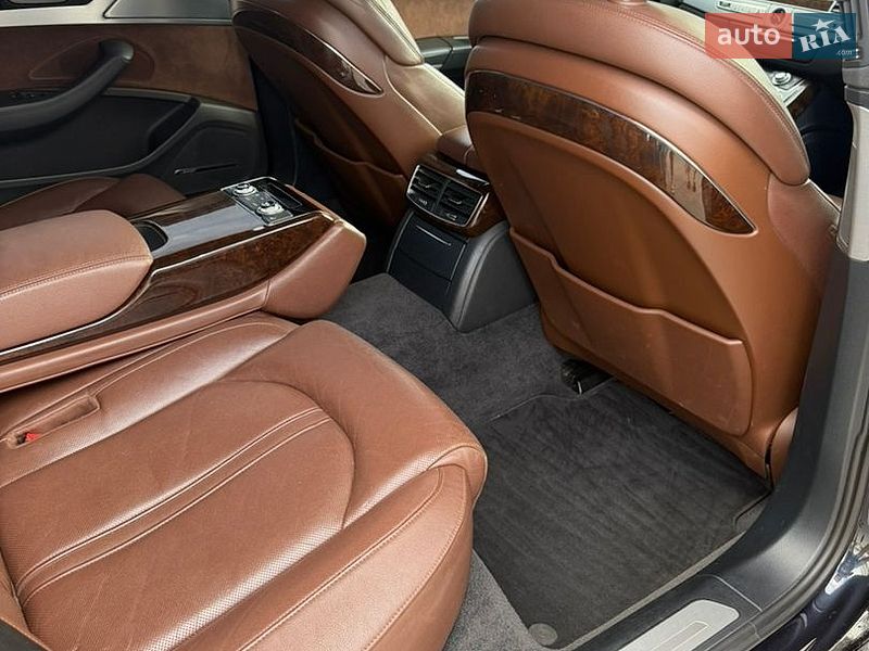 Седан Audi A8 2013 в Києві