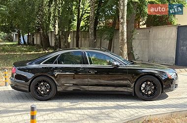 Седан Audi A8 2012 в Чернівцях