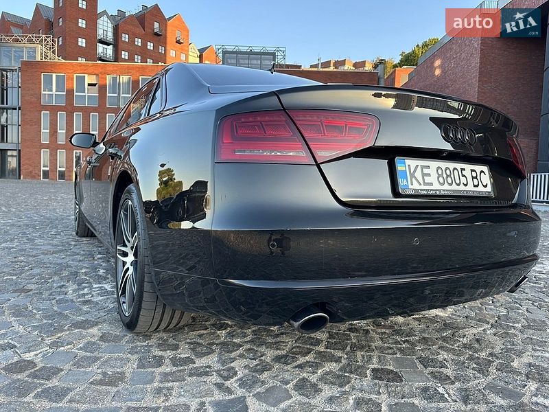 Седан Audi A8 2013 в Днепре