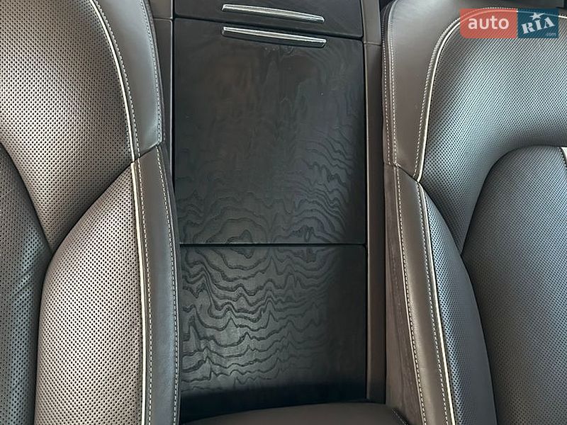 Седан Audi A8 2013 в Днепре