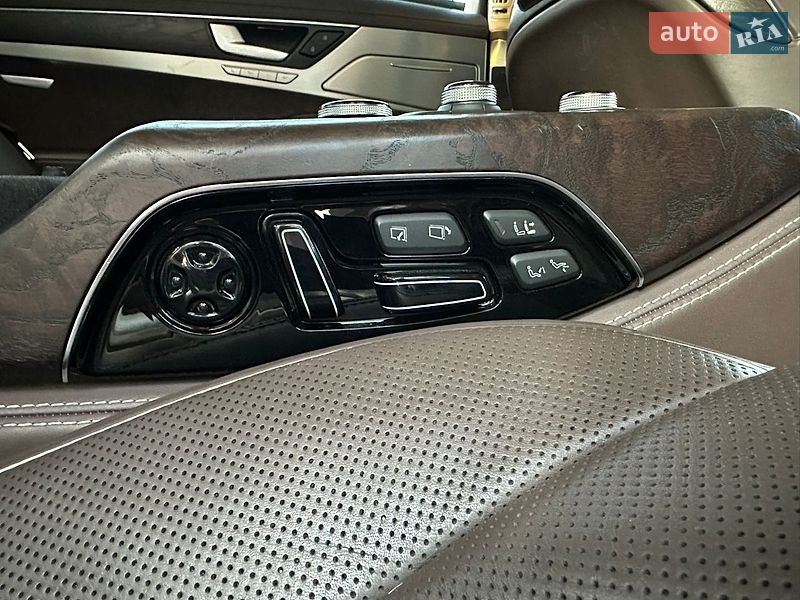 Седан Audi A8 2013 в Днепре