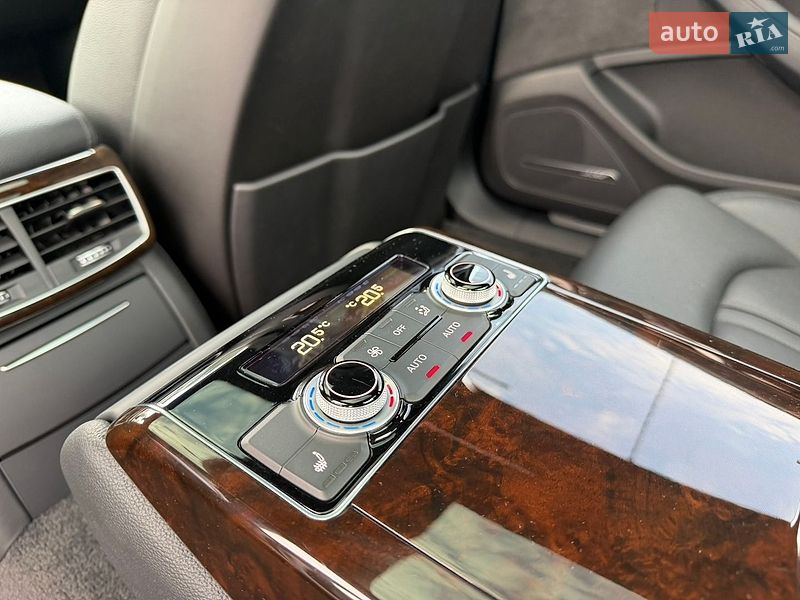 Седан Audi A8 2017 в Киеве