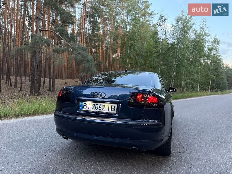 Седан Audi A8 2004 в Краснокутську
