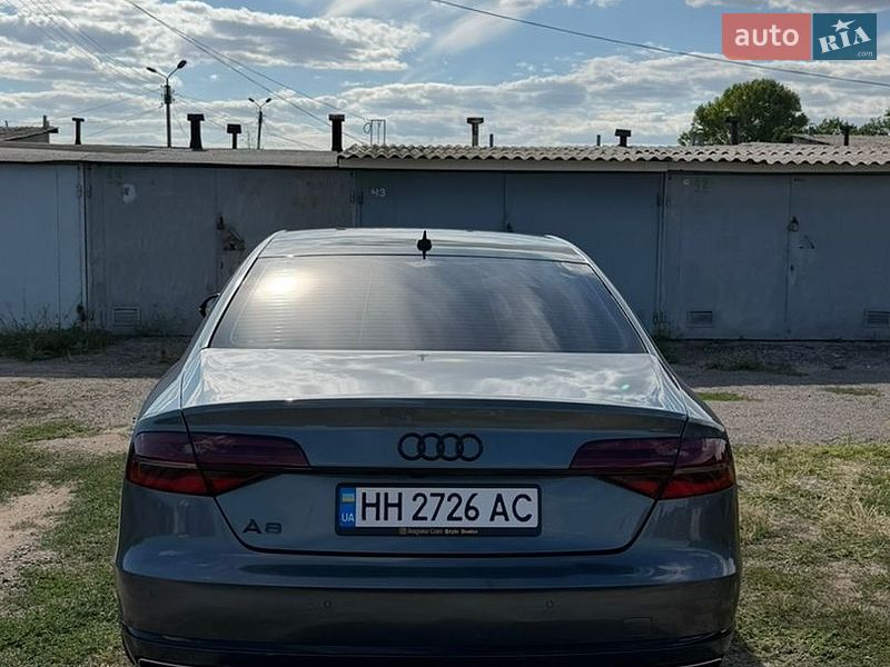 Седан Audi A8 2013 в Одессе