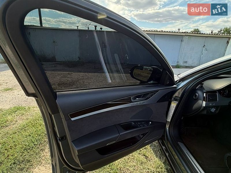 Седан Audi A8 2013 в Одессе