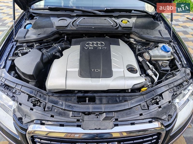 Седан Audi A8 2009 в Долине