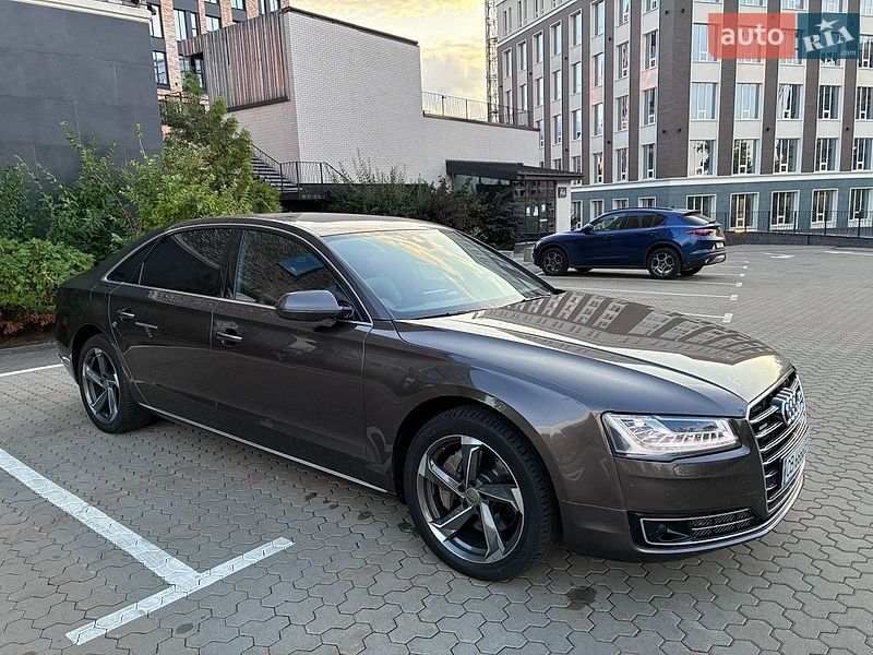 Седан Audi A8 2014 в Киеве