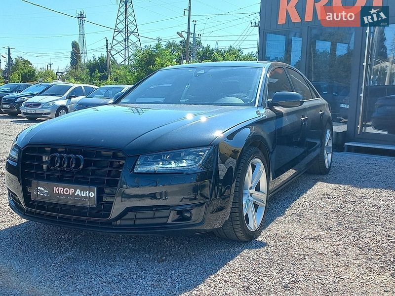 Седан Audi A8 2015 в Кропивницком