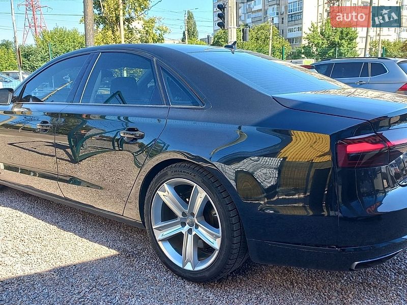 Седан Audi A8 2015 в Кропивницком