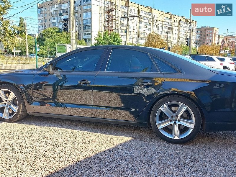 Седан Audi A8 2015 в Кропивницком