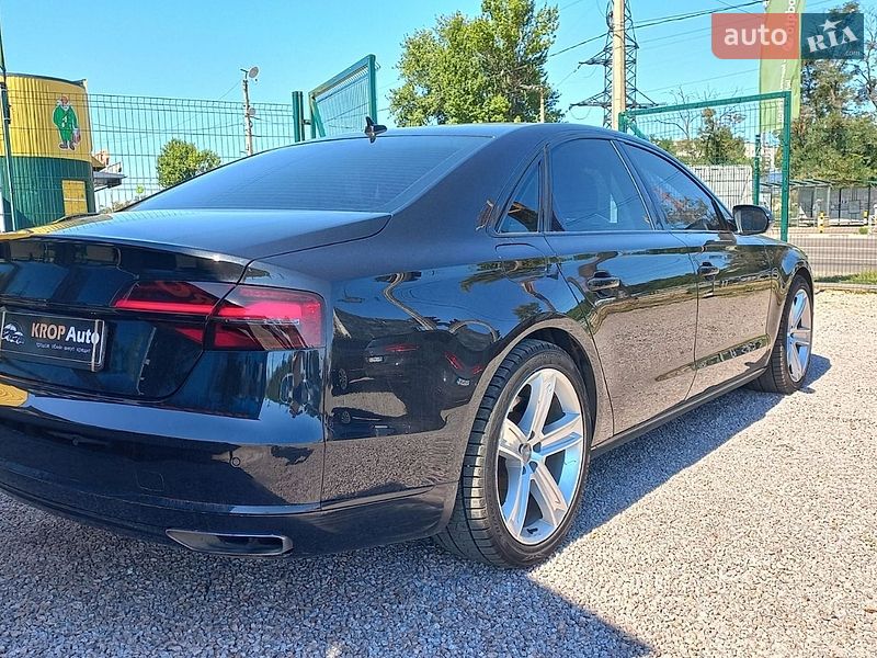 Седан Audi A8 2015 в Кропивницком