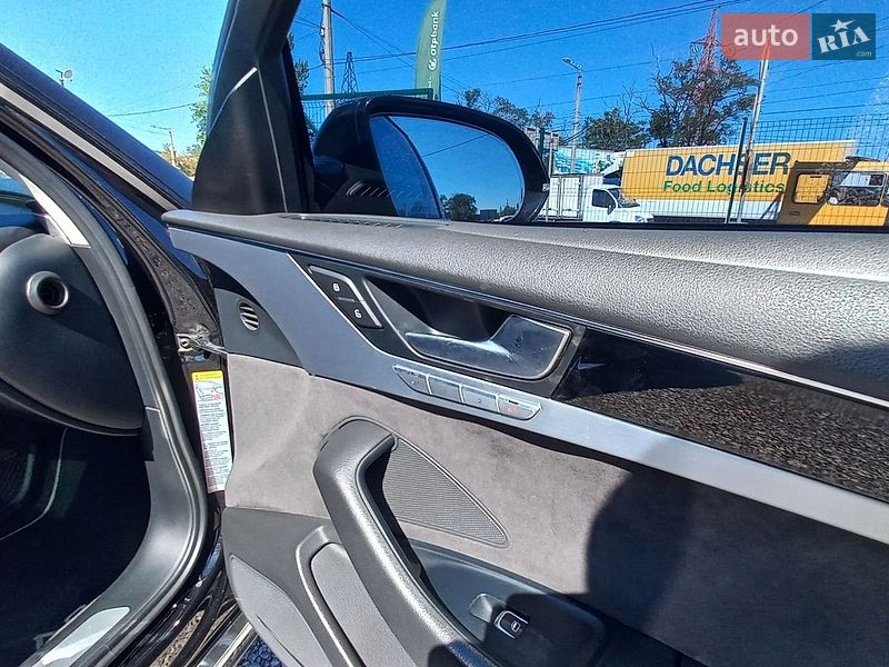 Седан Audi A8 2015 в Кропивницком