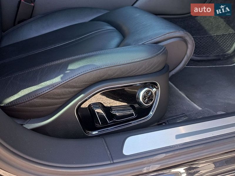 Седан Audi A8 2015 в Кропивницком