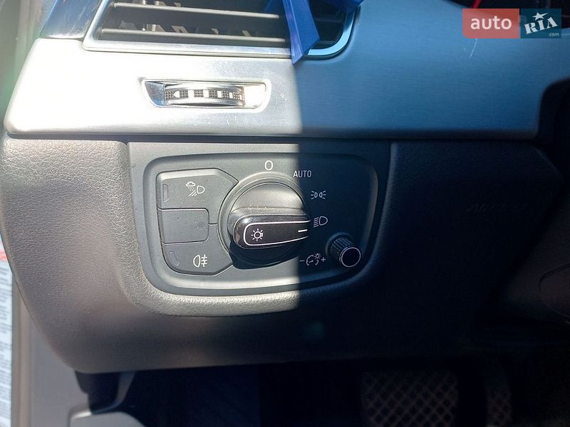 Седан Audi A8 2015 в Кропивницком