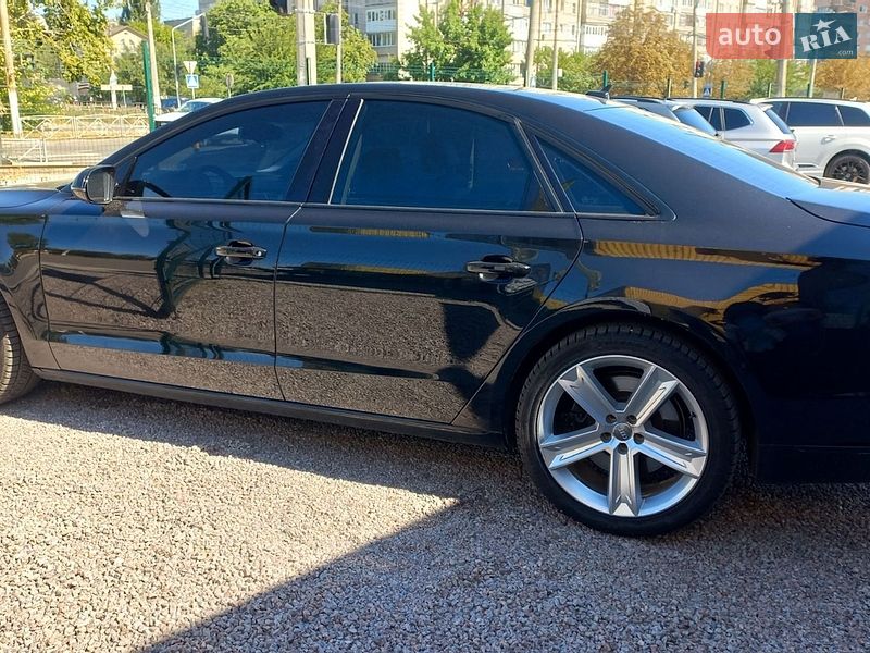 Седан Audi A8 2015 в Кропивницком