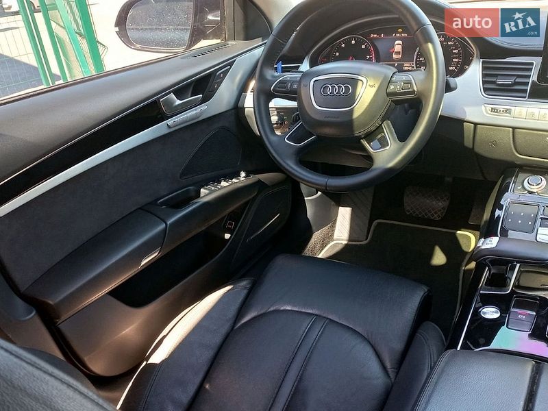 Седан Audi A8 2015 в Кропивницком