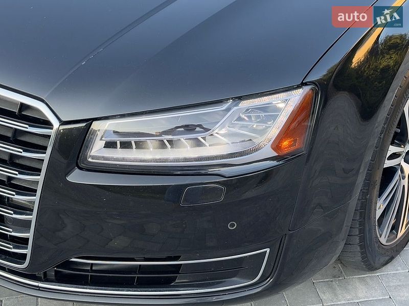 Седан Audi A8 2014 в Одесі