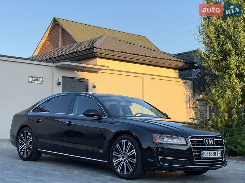 Седан Audi A8 2014 в Одесі