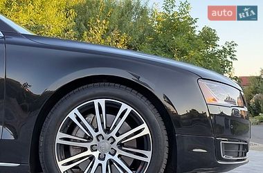 Седан Audi A8 2014 в Одесі