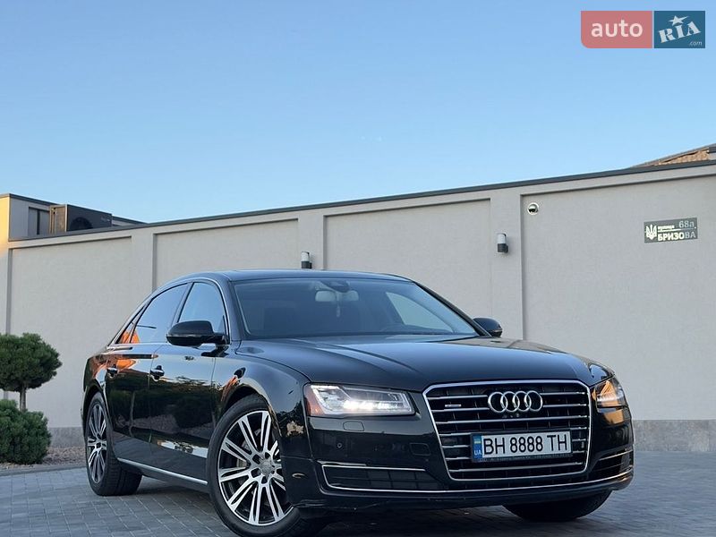 Седан Audi A8 2014 в Одесі