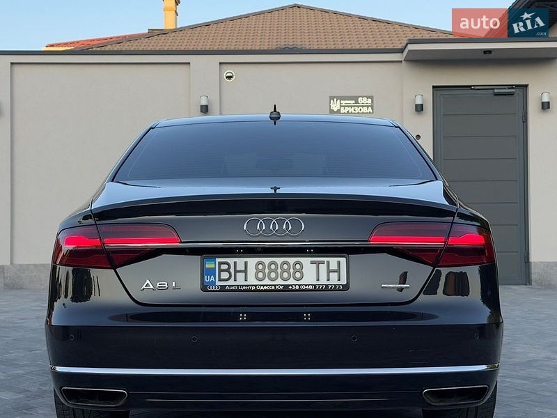 Седан Audi A8 2014 в Одесі