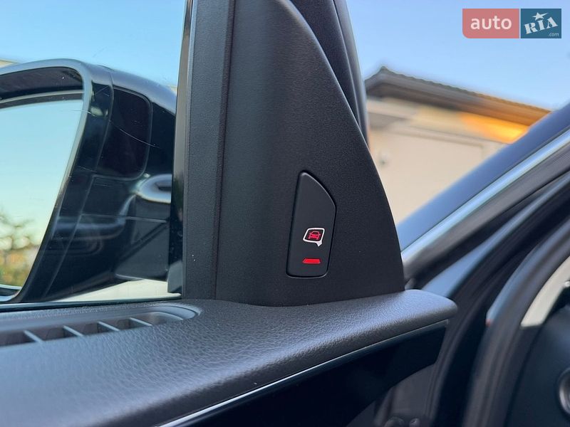 Седан Audi A8 2014 в Одесі