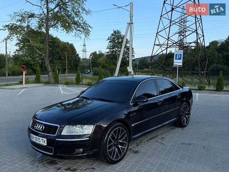 Седан Audi A8 2005 в Львові
