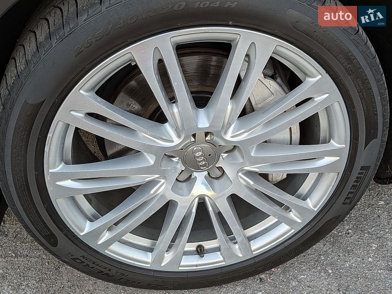 Седан Audi A8 2014 в Борисполі