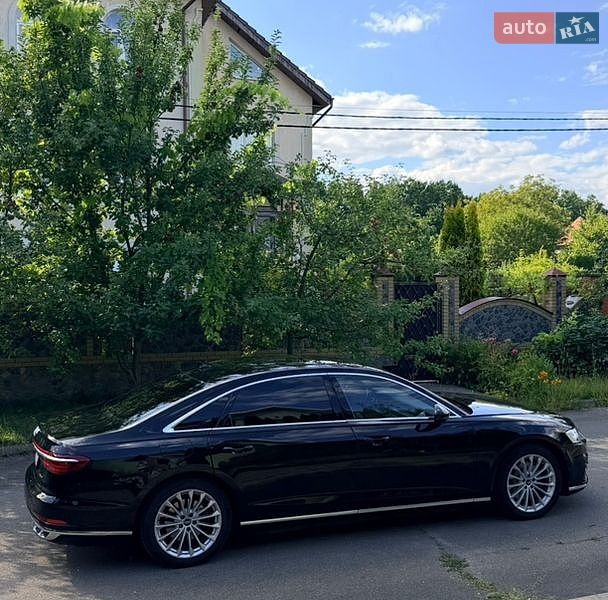 Седан Audi A8 2021 в Києві