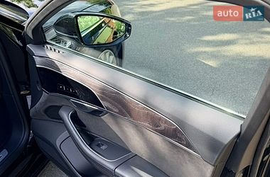 Седан Audi A8 2021 в Києві