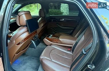 Седан Audi A8 2012 в Львові