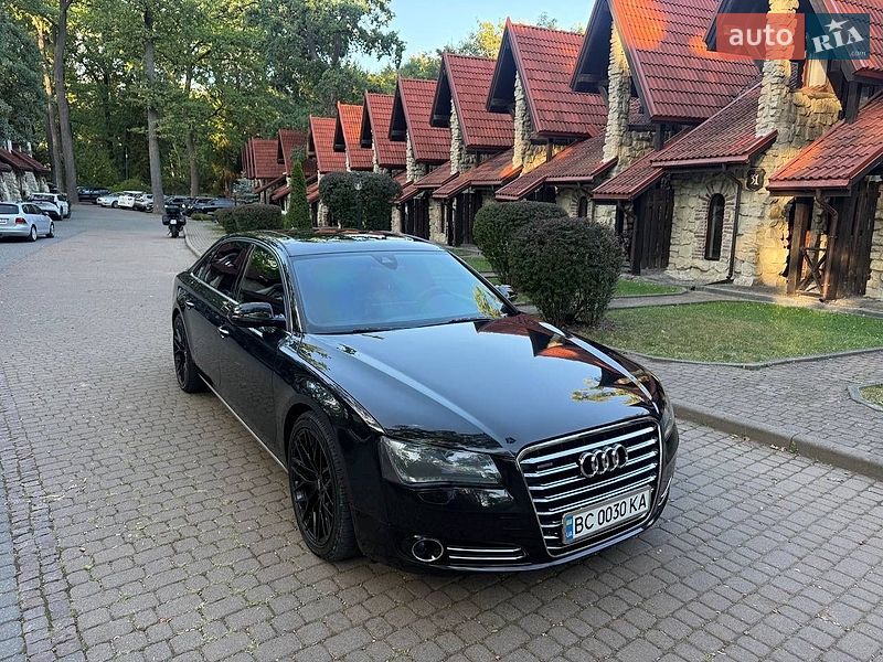 Седан Audi A8 2012 в Львові