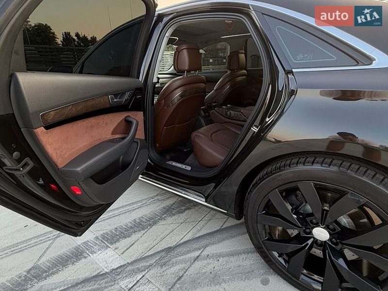Седан Audi A8 2015 в Киеве