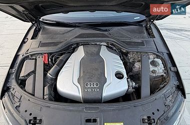 Седан Audi A8 2015 в Киеве