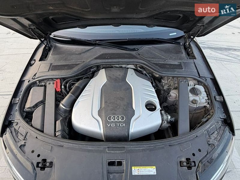 Седан Audi A8 2015 в Киеве