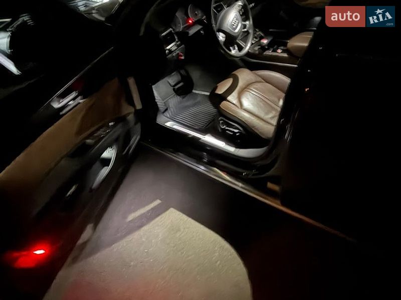 Седан Audi A8 2015 в Киеве