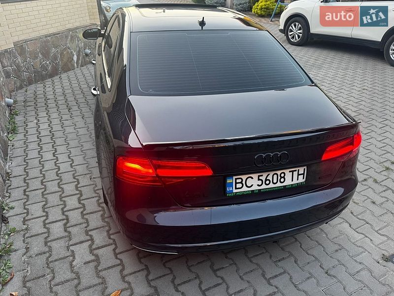 Седан Audi A8 2017 в Хмельницком