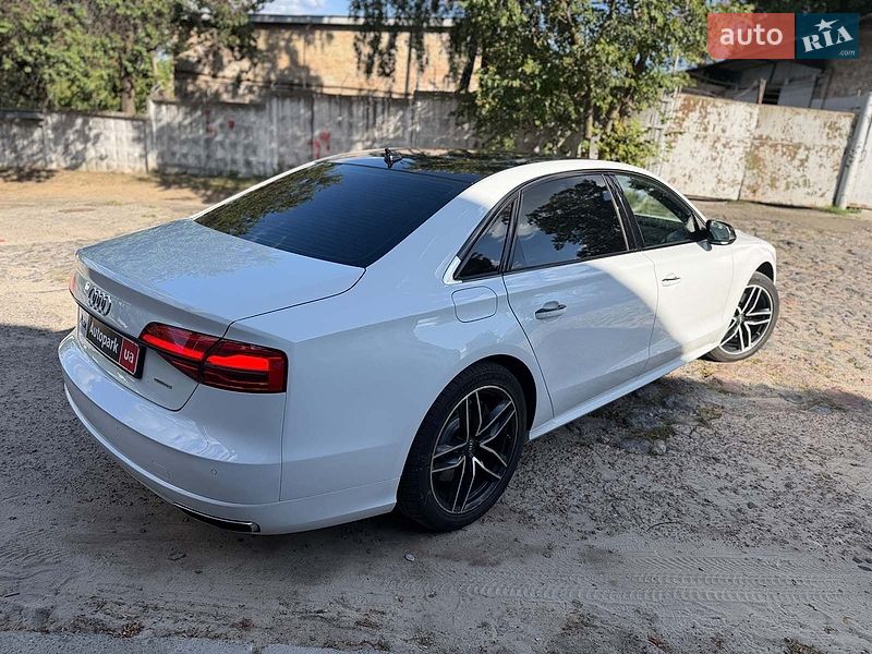 Седан Audi A8 2016 в Києві