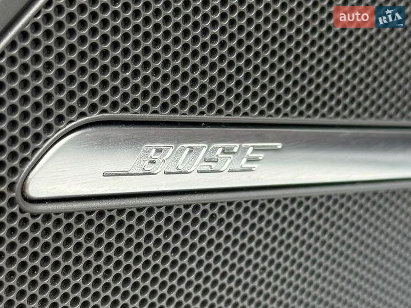 Седан Audi A8 2012 в Днепре