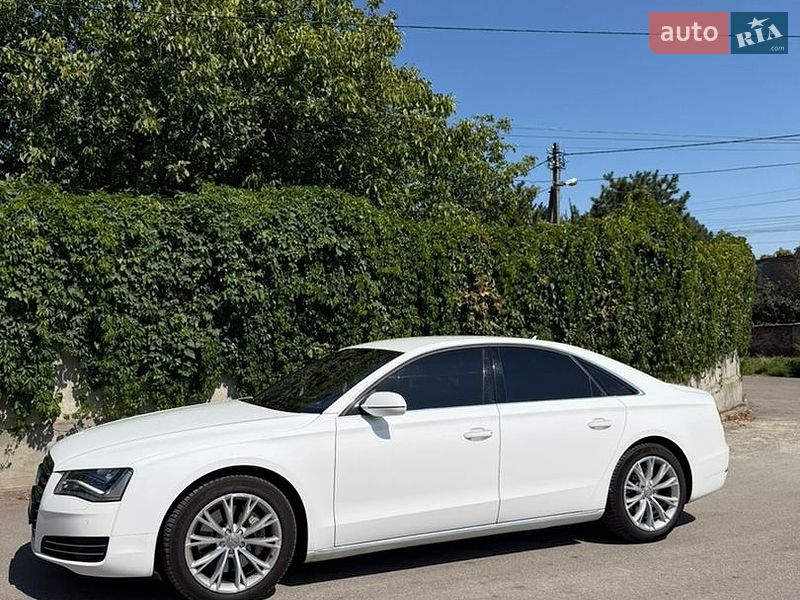 Седан Audi A8 2012 в Днепре