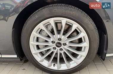 Седан Audi A8 2023 в Києві