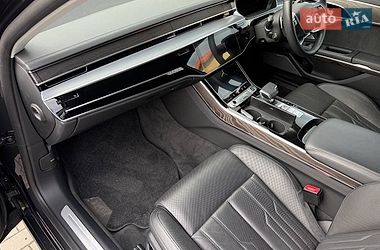 Седан Audi A8 2023 в Києві