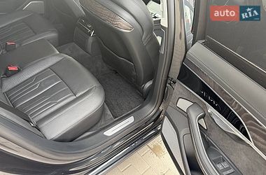 Седан Audi A8 2023 в Києві