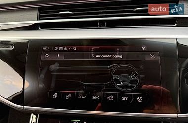 Седан Audi A8 2023 в Києві